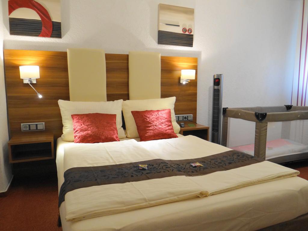 Hotel Schuetzenhof Spa Garden Bürstadt Kültér fotó