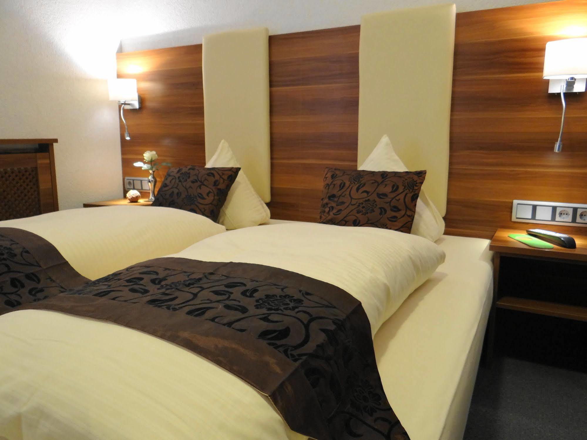 Hotel Schuetzenhof Spa Garden Bürstadt Kültér fotó